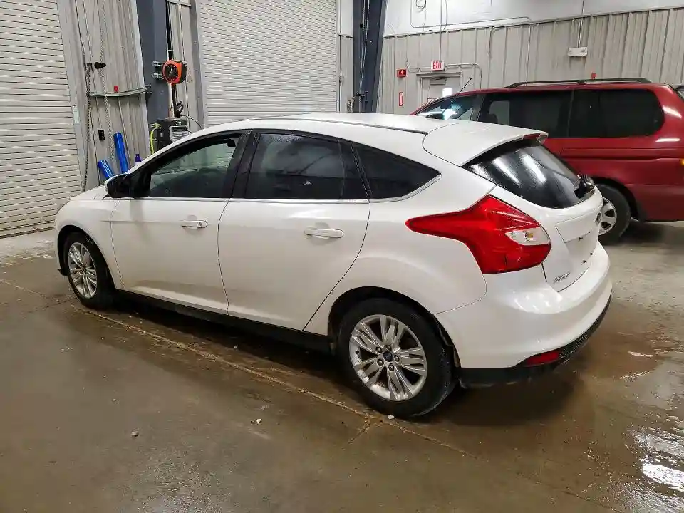 1FAHP3M26CL206041 2012 FORD FOCUS-1