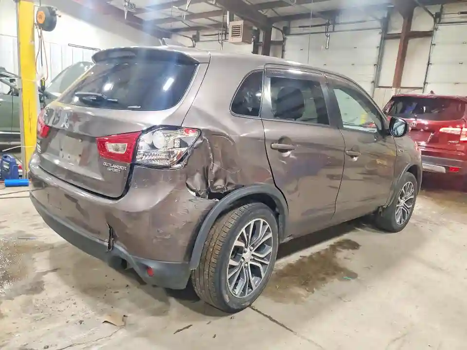JA4AR3AU8HZ067699 2017 MITSUBISHI OUTLANDER-2
