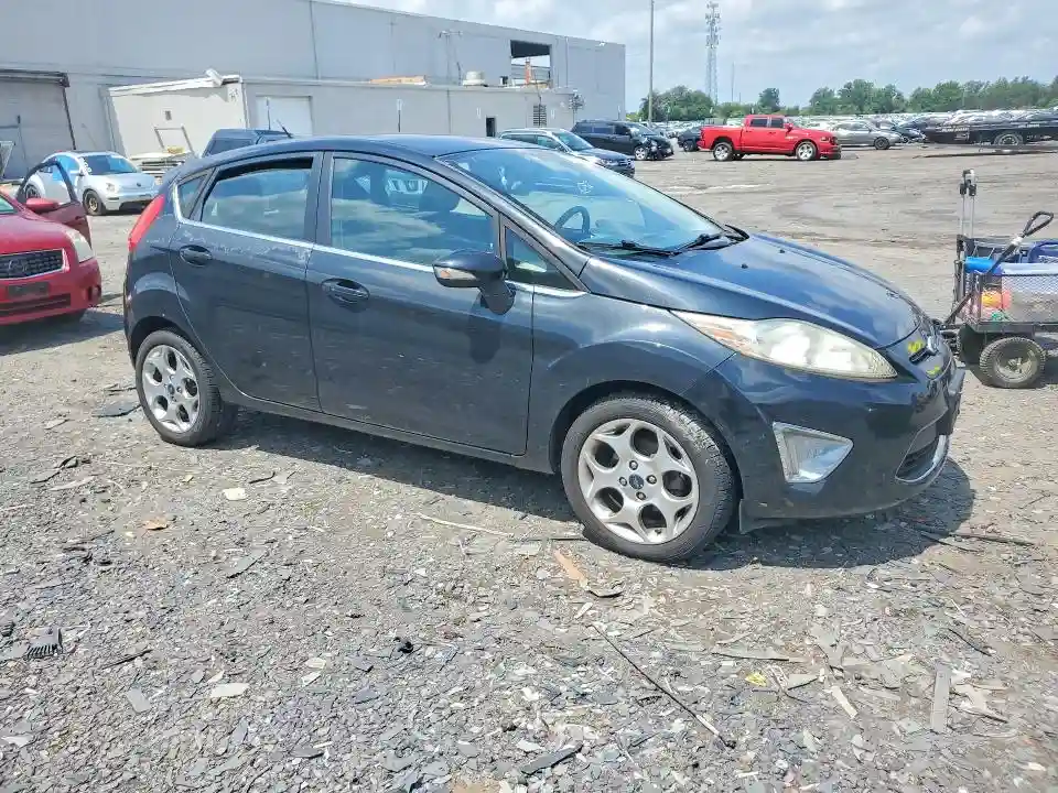 3FADP4FJ2BM134471 2011 FORD FIESTA-3