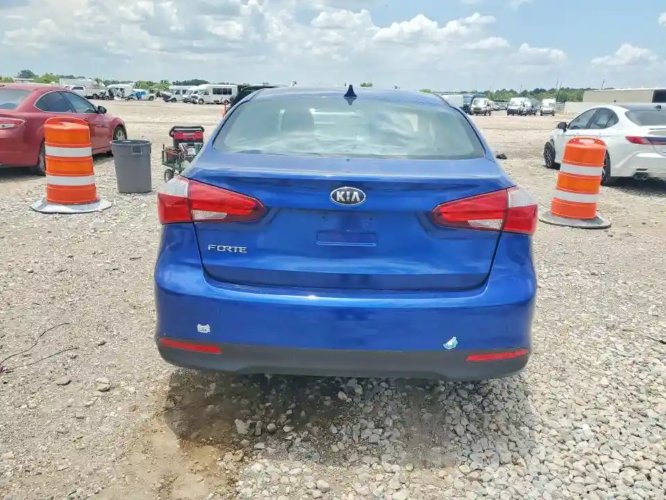 3KPFK4A74HE137775 2017 KIA FORTE-5