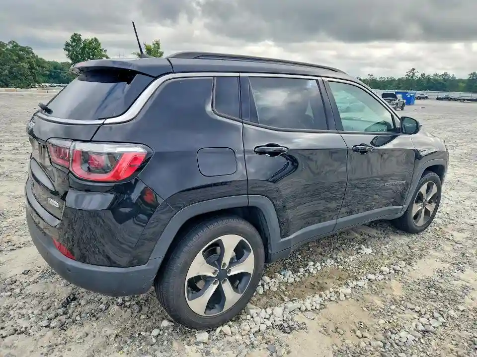 3C4NJCBB5JT125602 2018 JEEP COMPASS-2