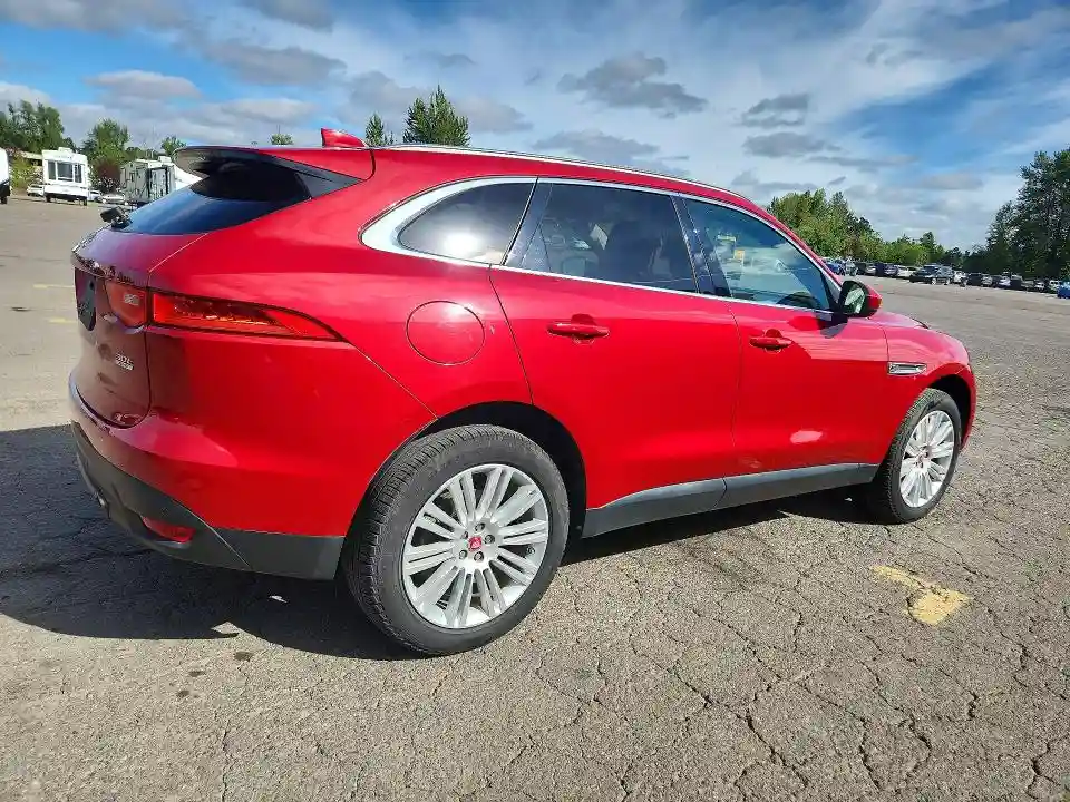 SADCN2GX0KA366930 2019 JAGUAR F-PACE-2