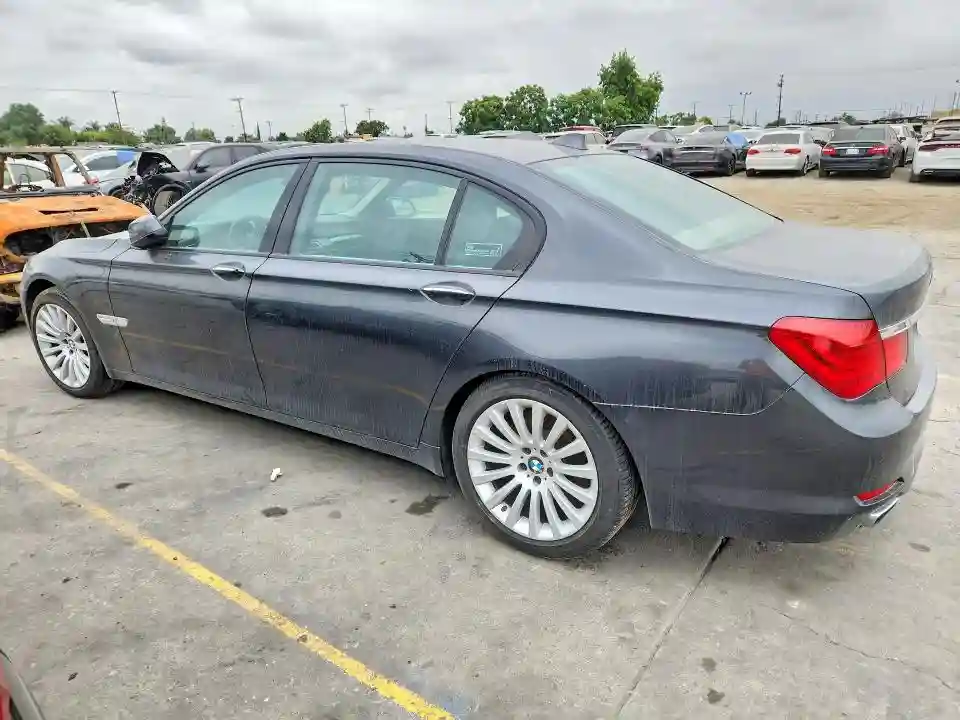 WBAKB8C58CC962572 2012 BMW 7 SERIES-1