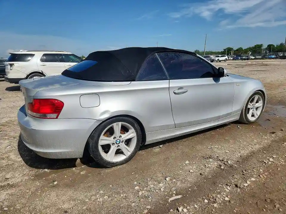 WBAUL7C50BVM78947 2011 BMW 1 SERIES-2