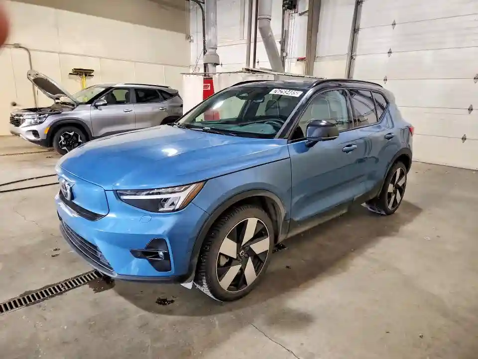 YV4ED3UM0P2990071 2023 VOLVO XC40-0