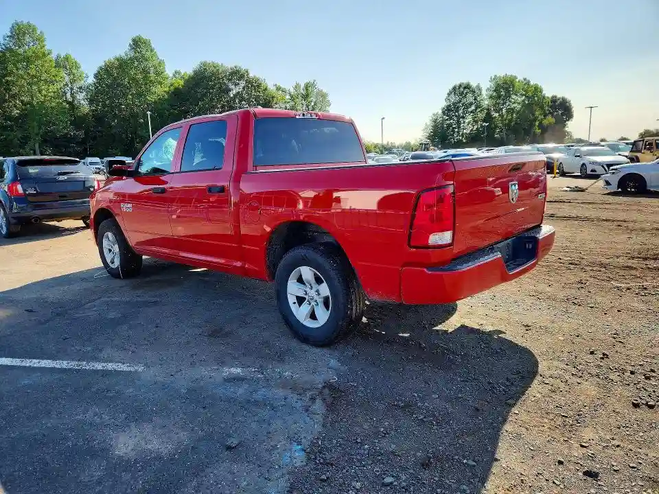 1C6RR7KG7JS102490 2018 RAM 1500-1