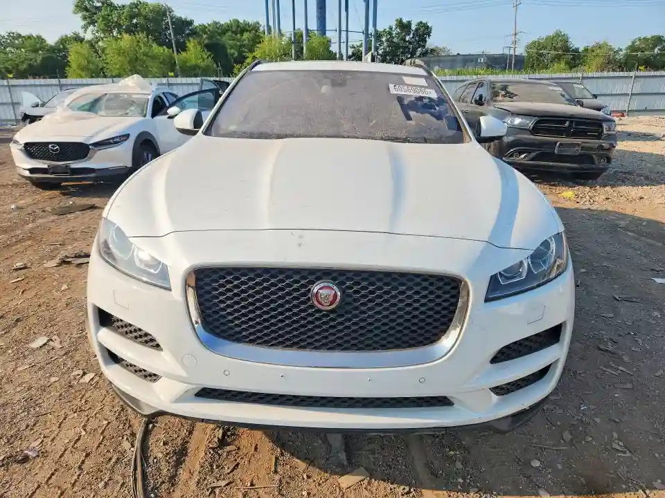 SADCK2FN8JA260815 2018 JAGUAR F-PACE-4