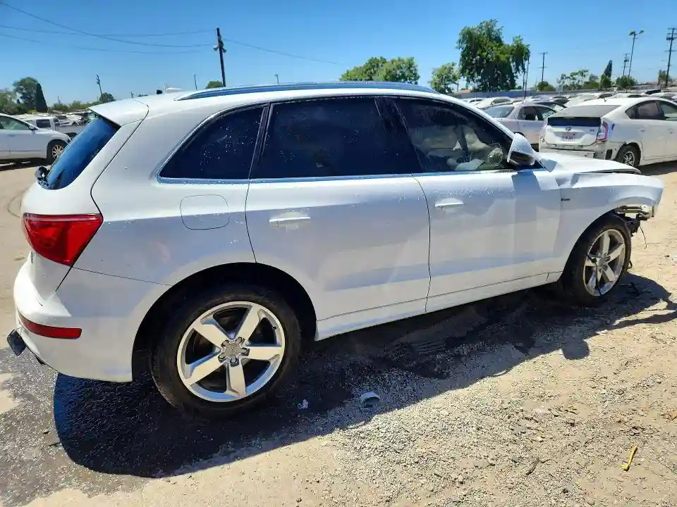 WA1DKAFP9CA106851 2012 AUDI Q5-2