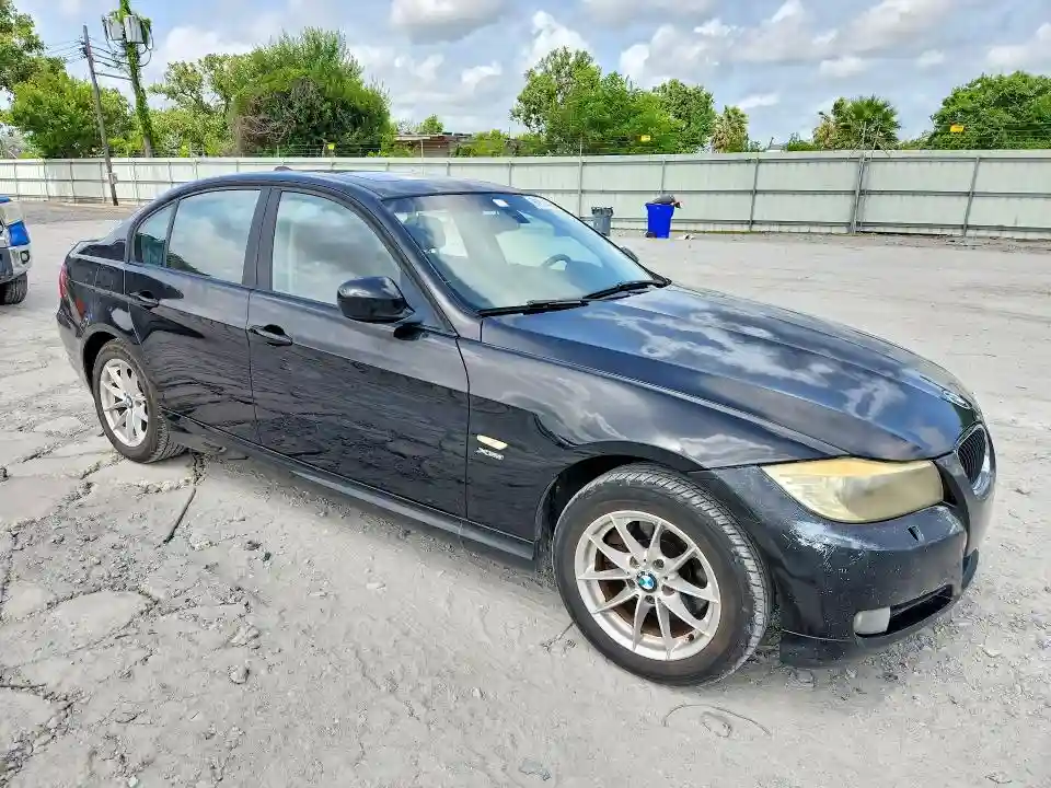 WBAPK5C55AA647984 2010 BMW 3 SERIES-3