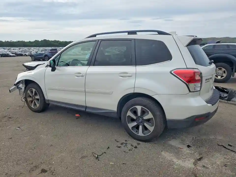 JF2SJARC5JH555328 2018 SUBARU FORESTER-1