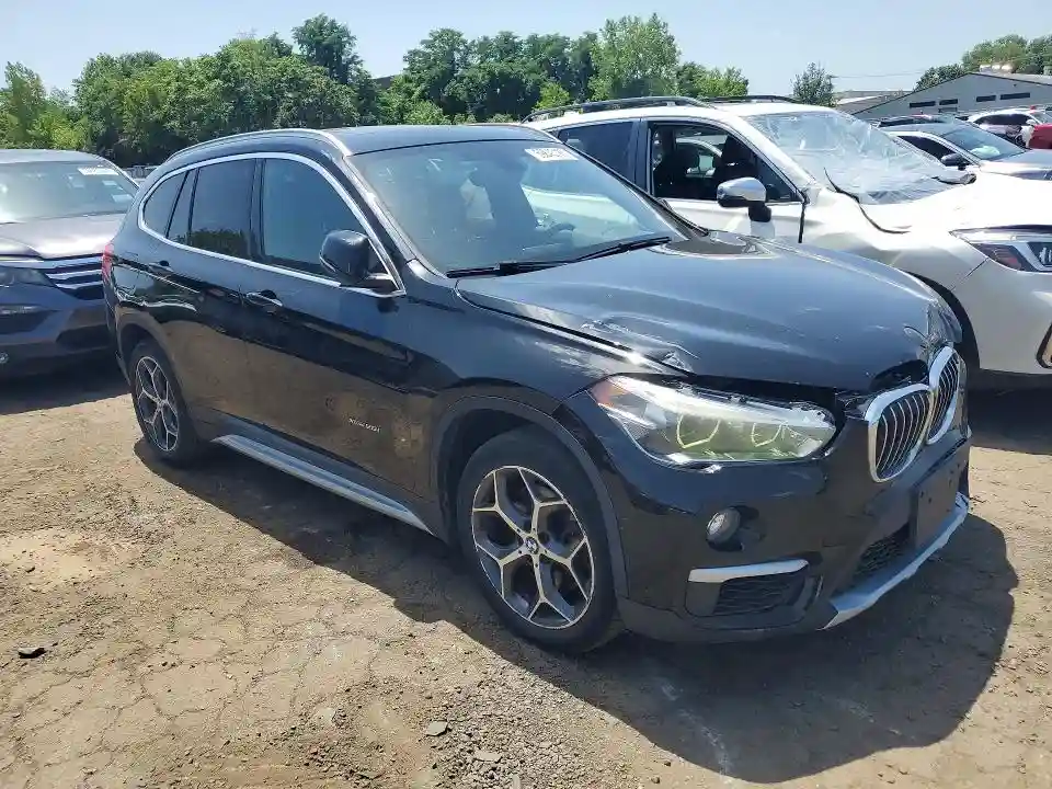 WBXHU7C30H5H36284 2017 BMW X1-3