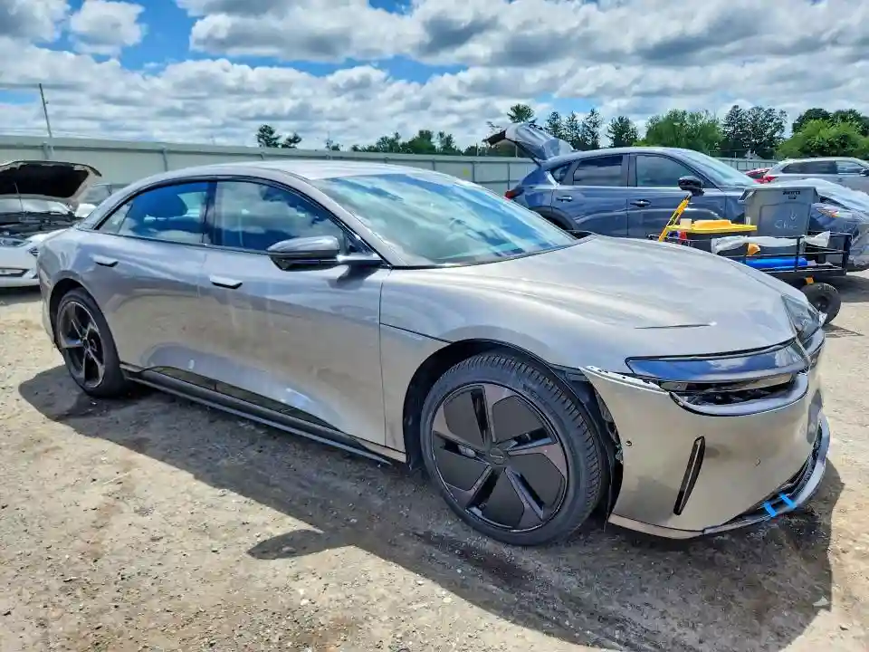 50EA1PGA6SA008329 2025 LUCID MOTORS AIR-3