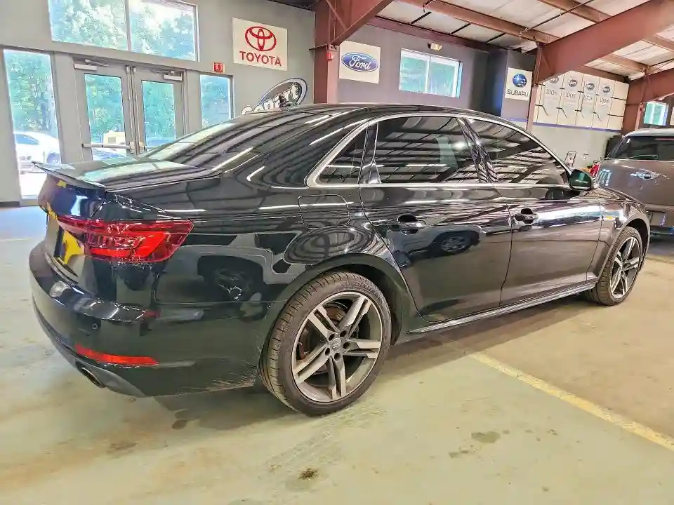 WAULMAF40JA043327 2018 AUDI A4-2