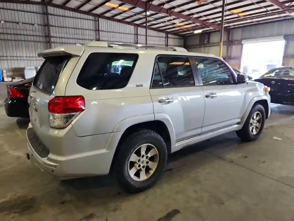 JTEZU5JR1B5032575 2011 TOYOTA 4RUNNER-2