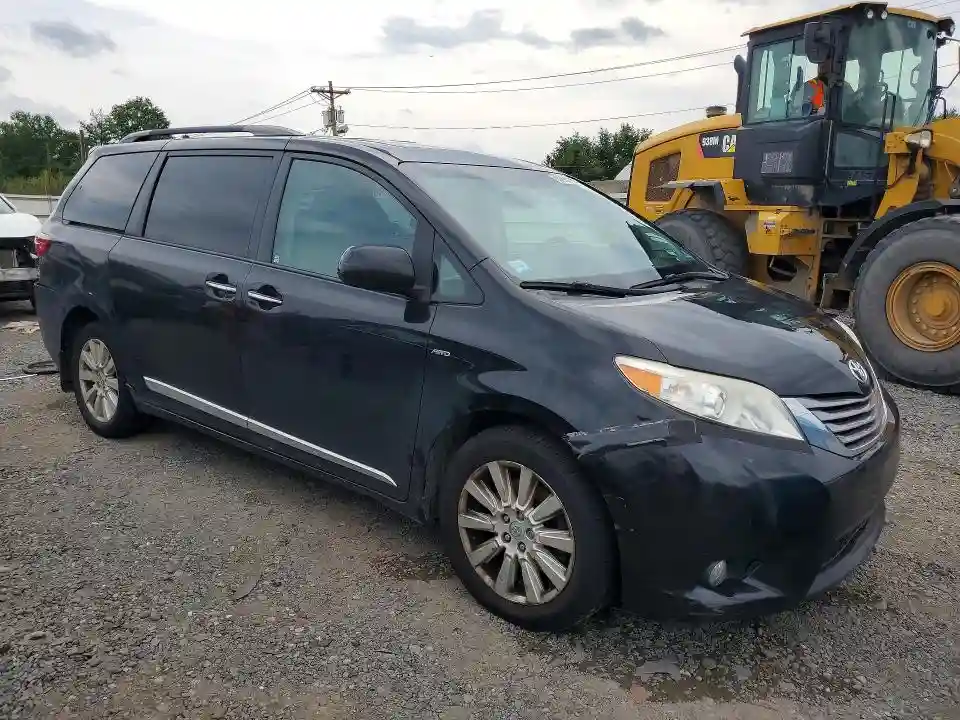 5TDDZ3DC7HS174282 2017 TOYOTA SIENNA-3