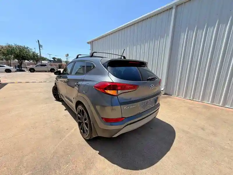 KM8J33A27HU501268 2017 HYUNDAI TUCSON-2