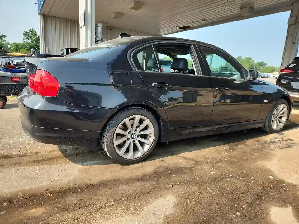 WBAPH7G53BNM55039 2011 BMW 3 SERIES-2