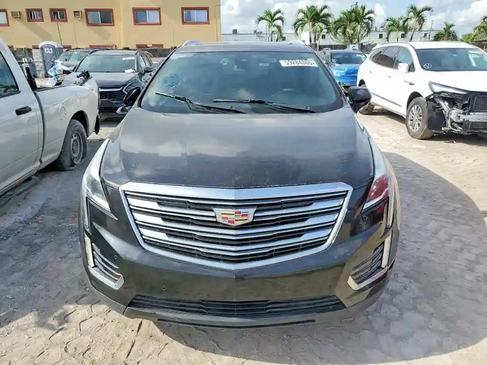 1GYKNCRS8HZ112031 2017 CADILLAC XT5-4