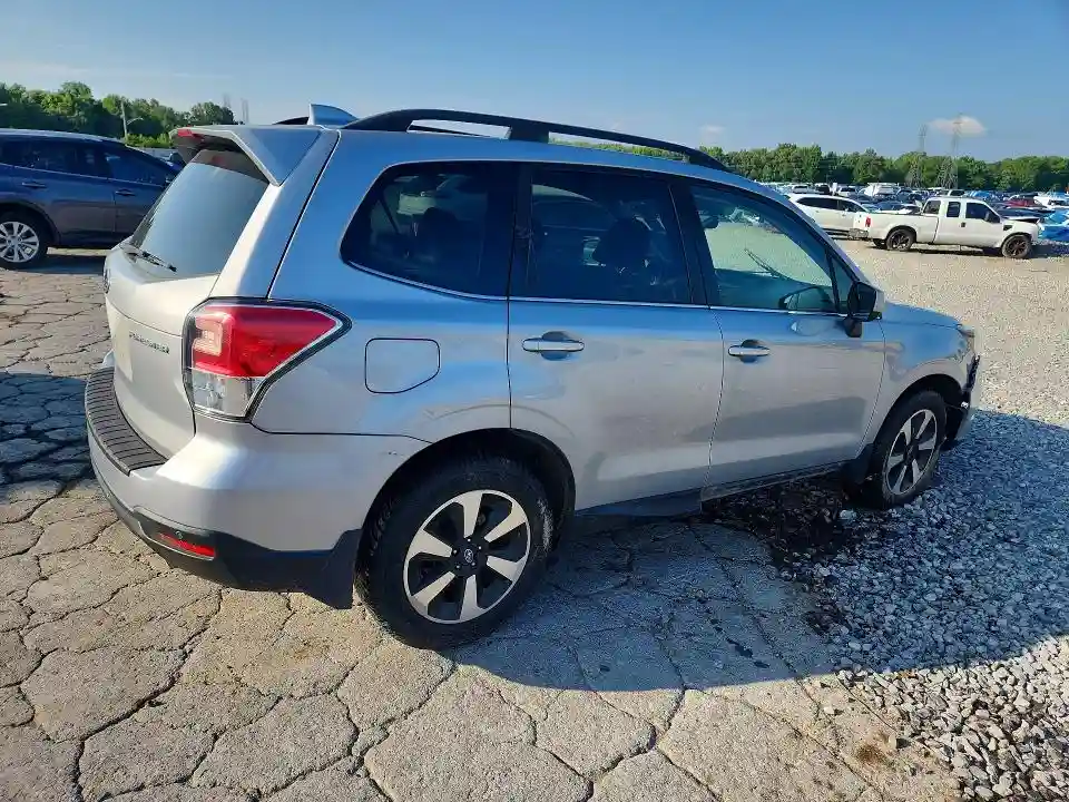 JF2SJARC2JH446888 2018 SUBARU FORESTER-2
