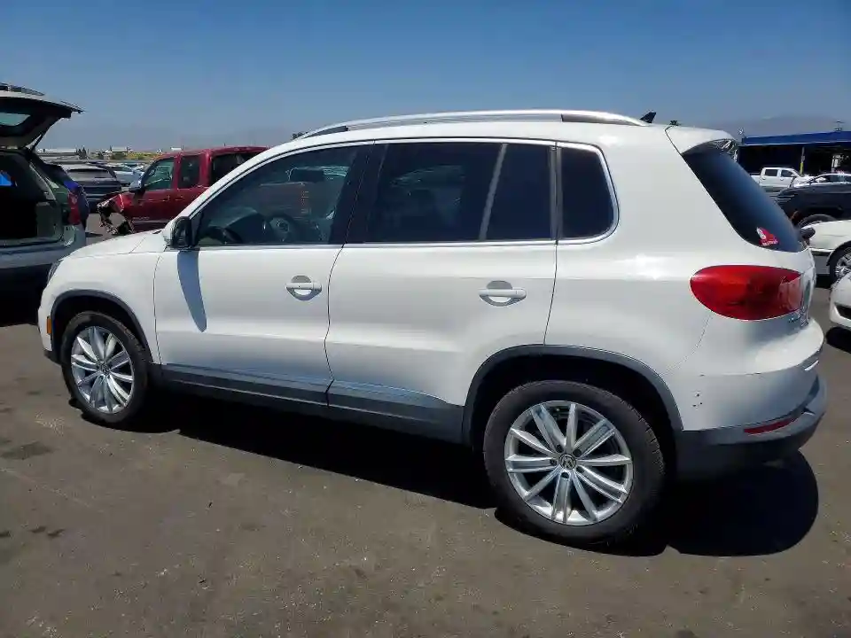 WVGAV7AX5CW606224 2012 VOLKSWAGEN TIGUAN-1