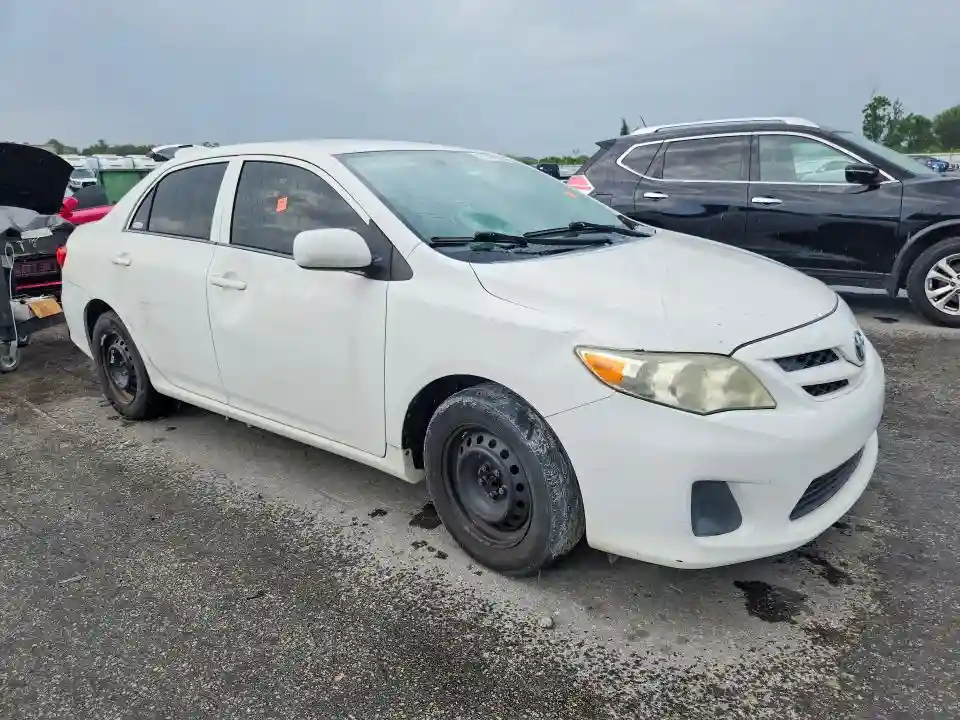 2T1BU4EE0DC986053 2013 TOYOTA COROLLA-3