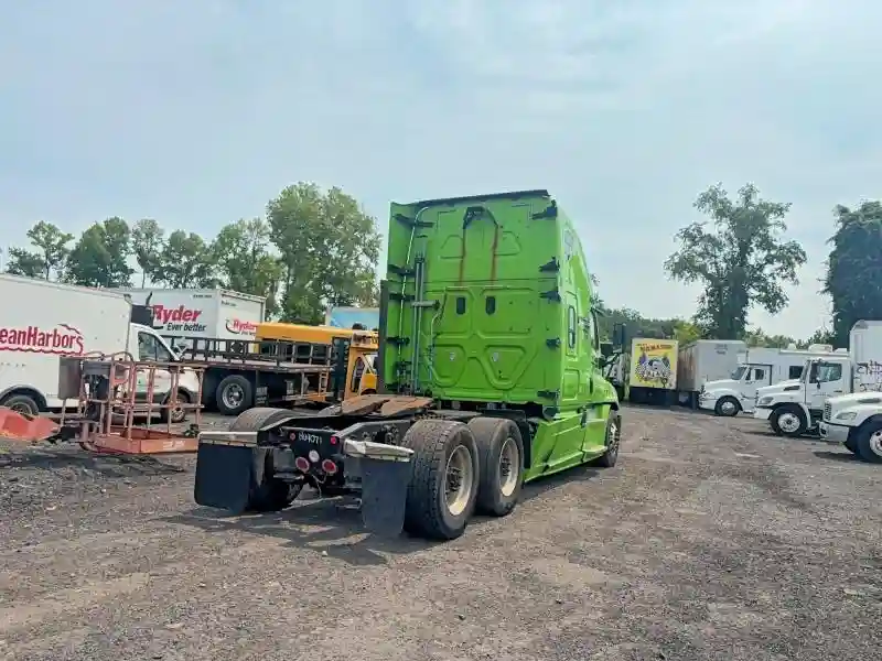 3AKJGLDR9HSHU4071 2017 FREIGHTLINER ALL OTHER-3