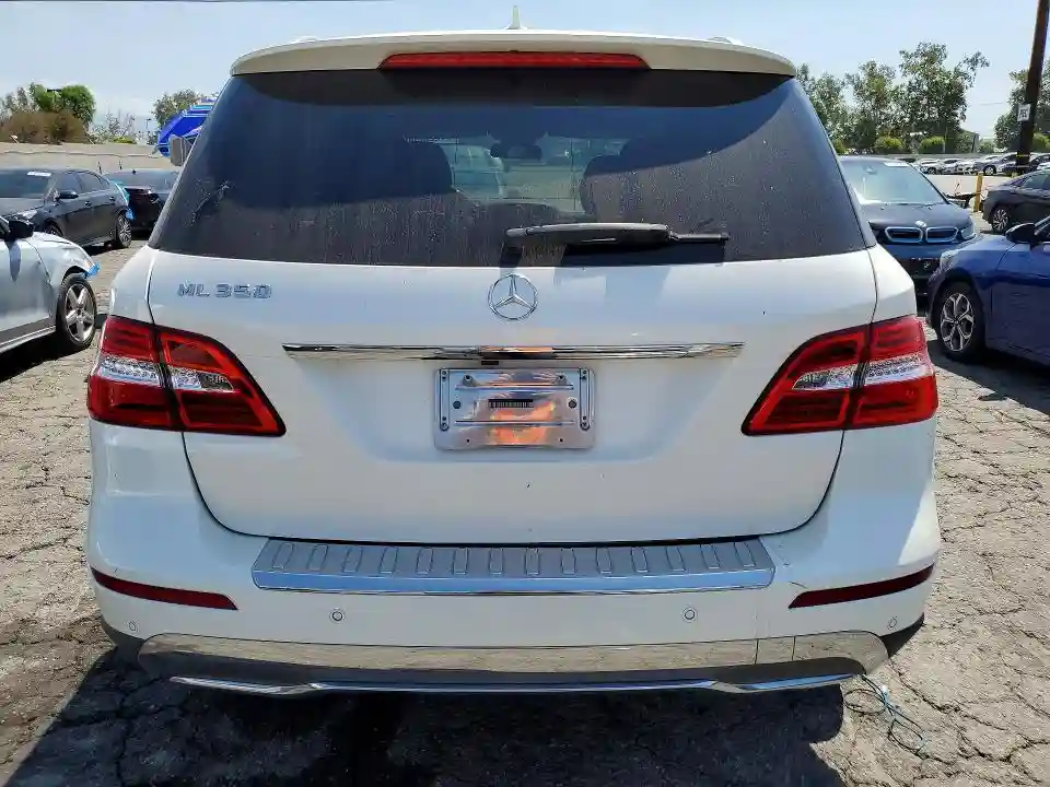 4JGDA5JB8DA100774 2013 MERCEDES-BENZ M-CLASS-5