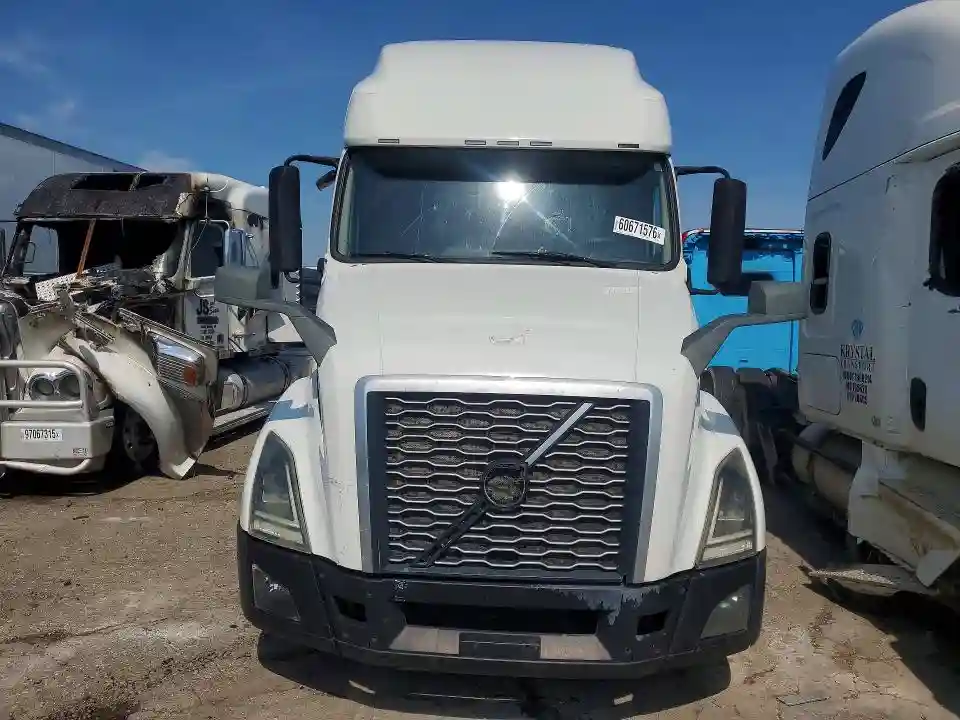 4V4NC9TH2KN212010 2019 VOLVO VN-4
