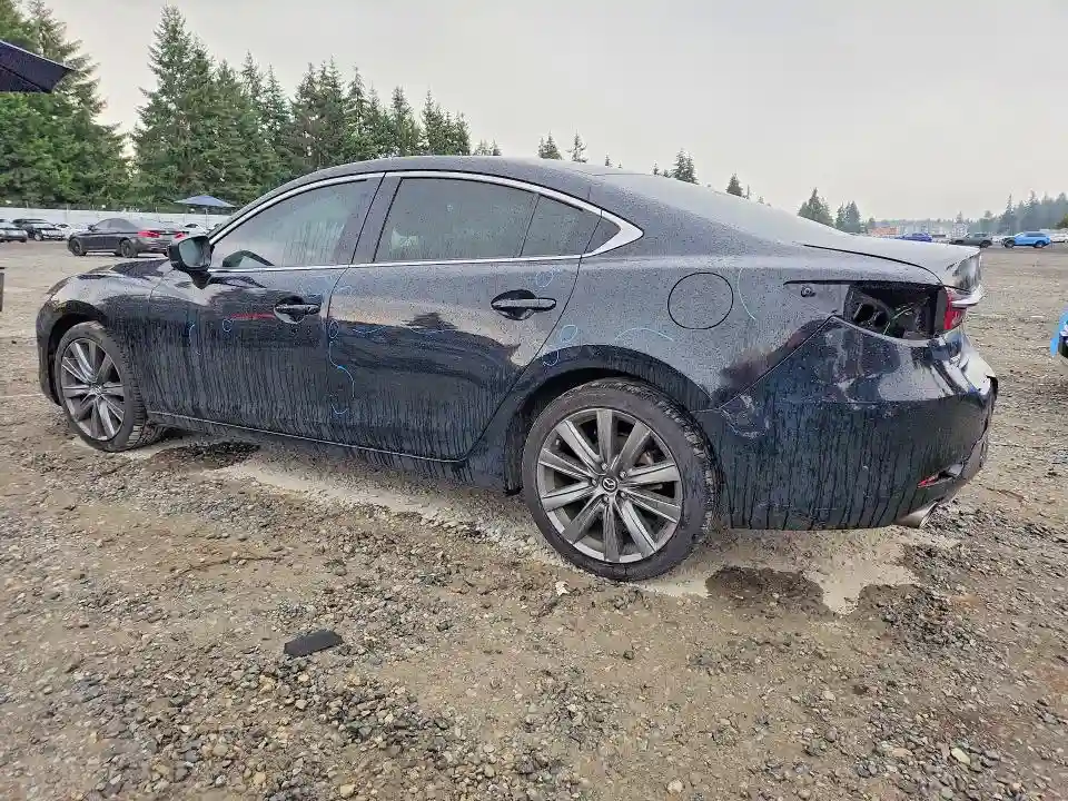 JM1GL1VM1J1312329 2018 MAZDA 6-1