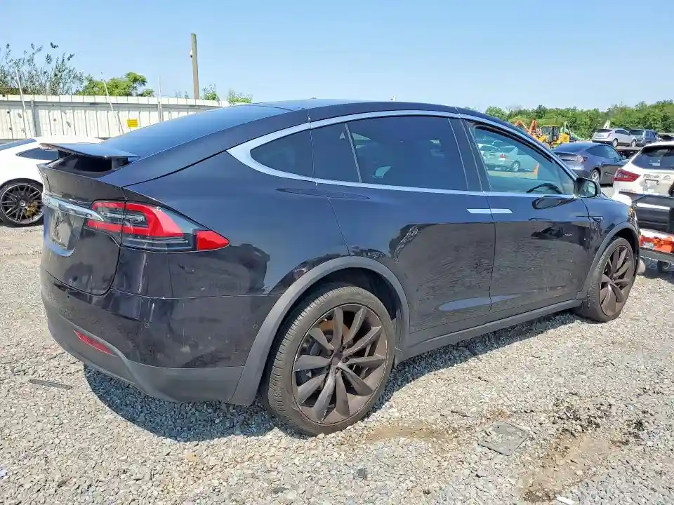 5YJXCDE28JF099953 2018 TESLA MODEL X-2