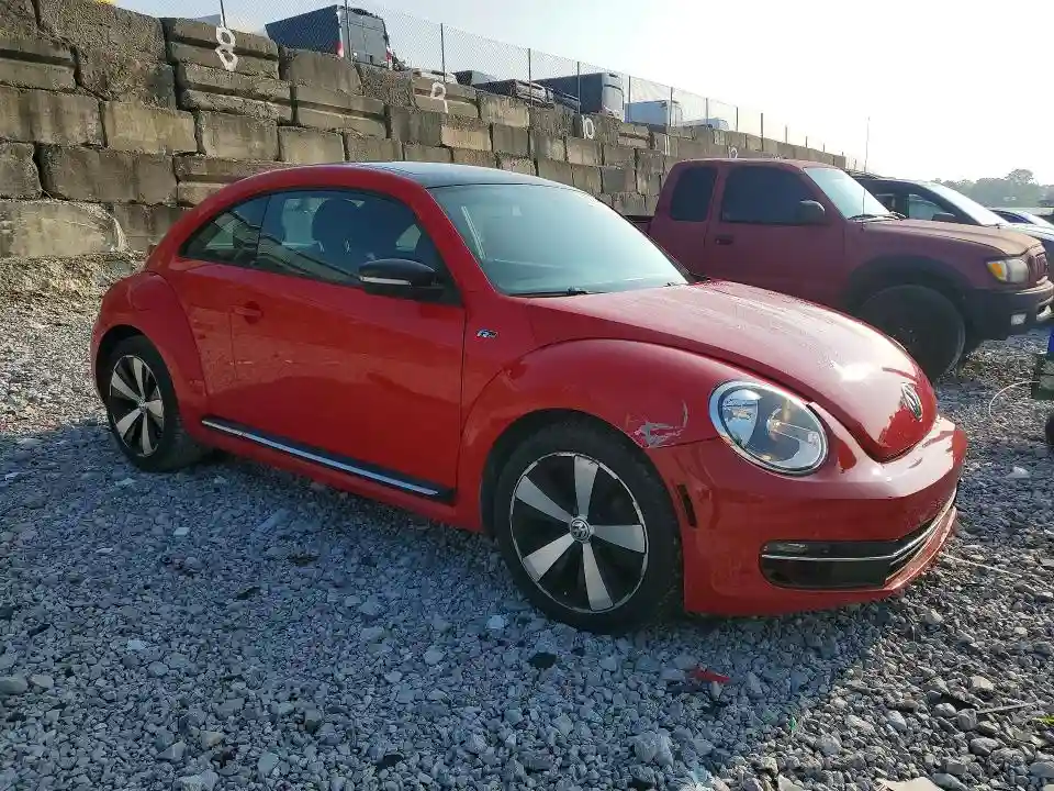 3VWVT7AT2FM646240 2015 VOLKSWAGEN BEETLE-3