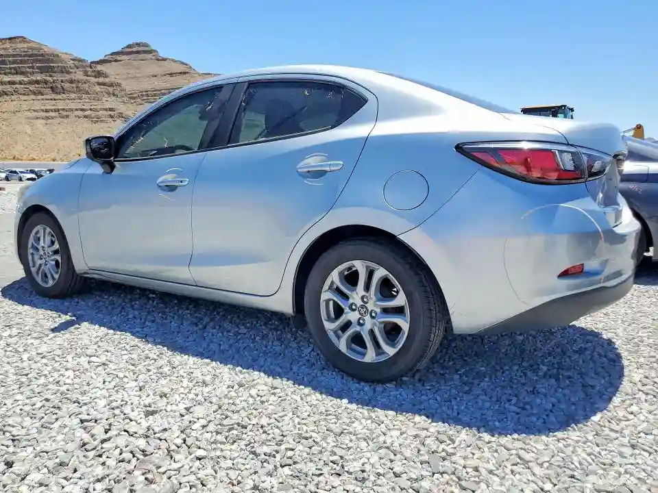 3MYDLBYV4JY306888 2018 TOYOTA YARIS IA B-1