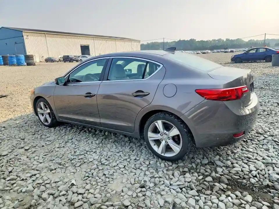 19VDE1F77DE002427 2013 ACURA ILX-1