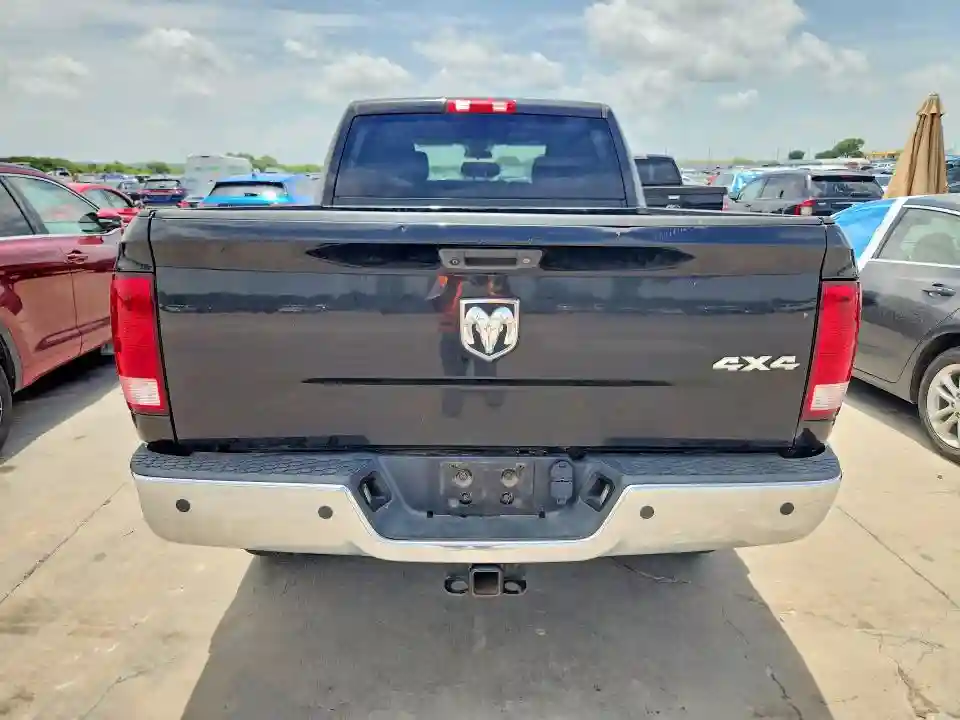 3C6UR5CL5JG315391 2018 RAM 2500-5