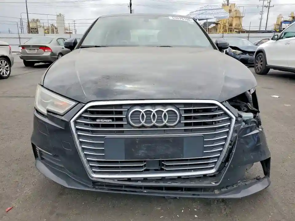 WAUUPBFF5HA046897 2017 AUDI A3-4