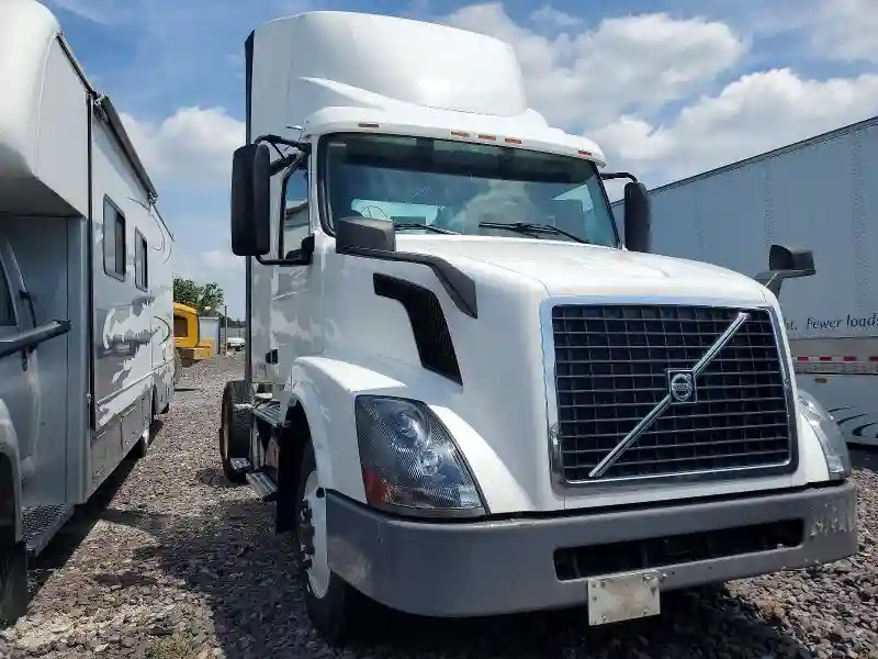 4V4N39TG2HN988220 2017 VOLVO VN-0