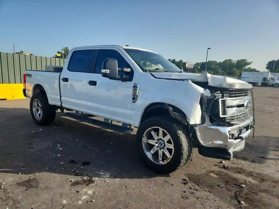1FT7W2B65HED15532 2017 FORD F250-3