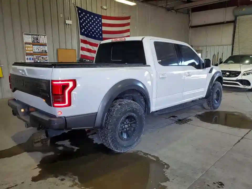 1FTFW1RG9JFB23051 2018 FORD F150-2
