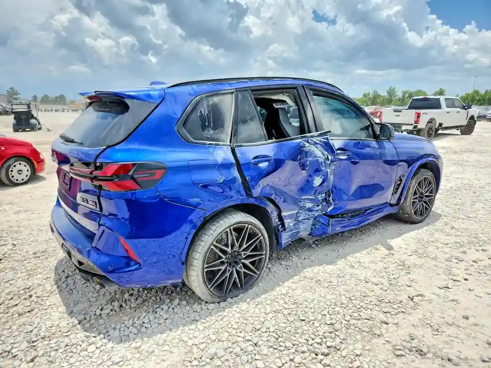 5YM13ET05R9T77511 2024 BMW X5 M COMPE-2