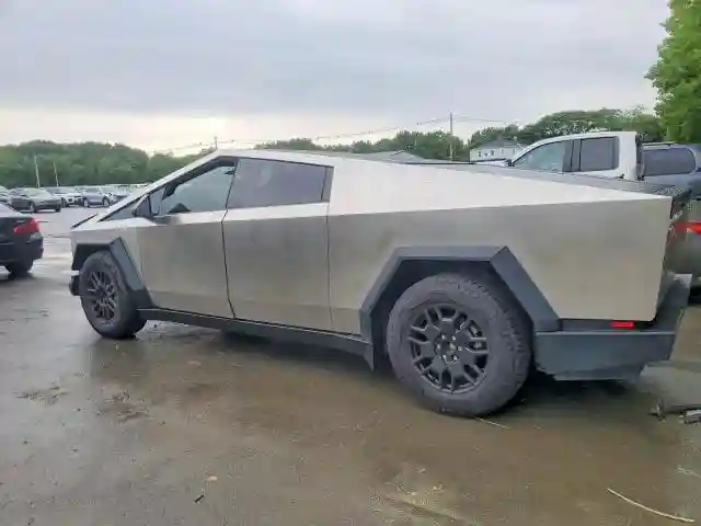 7G2CEHEE3RA048554 2024 TESLA CYBERTRUCK-1
