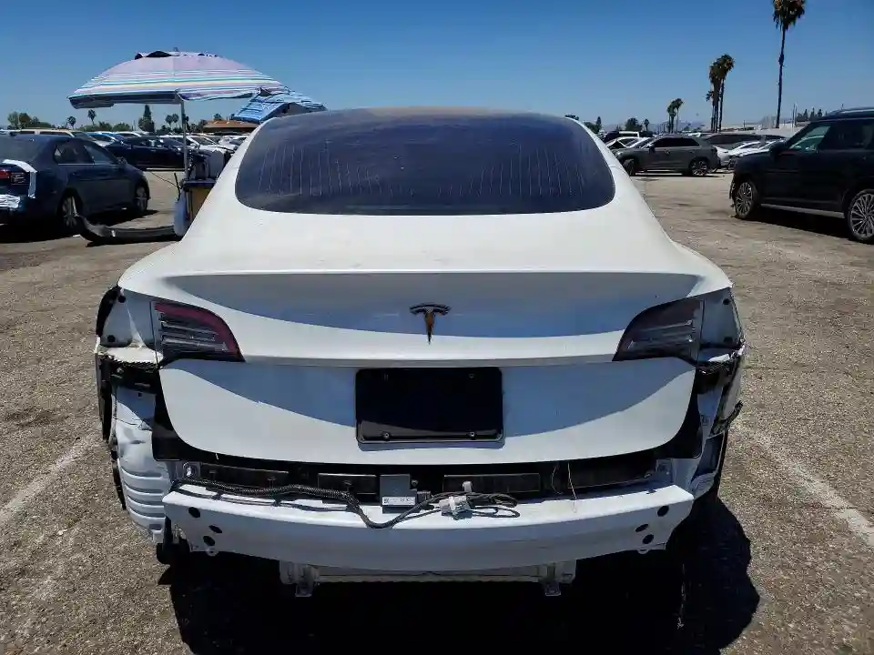 5YJ3E1EA3KF326952 2019 TESLA MODEL 3-5