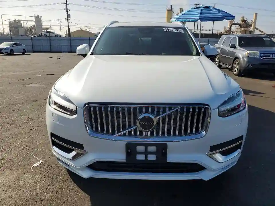YV4H60CE0R1226777 2024 VOLVO-4