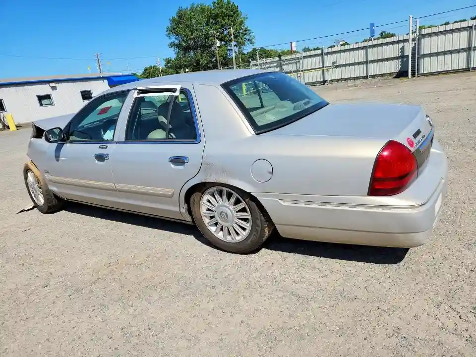 2MEBM7FV3AX612512 2010 MERCURY GRMARQUIS-1