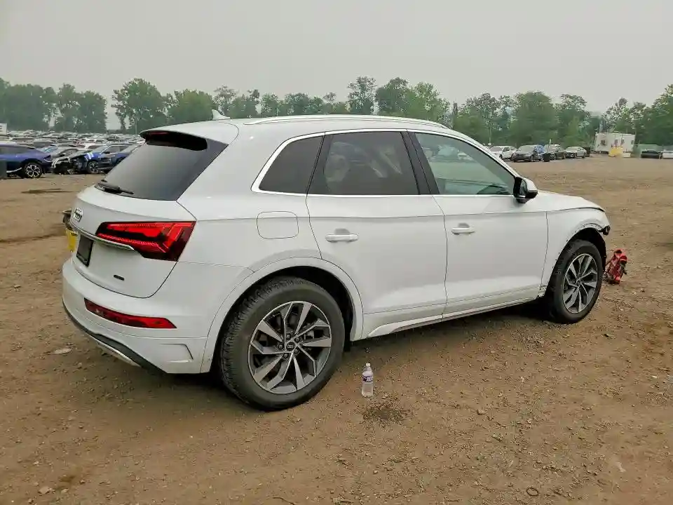 WA1BAAFY5M2024677 2021 AUDI Q5-2