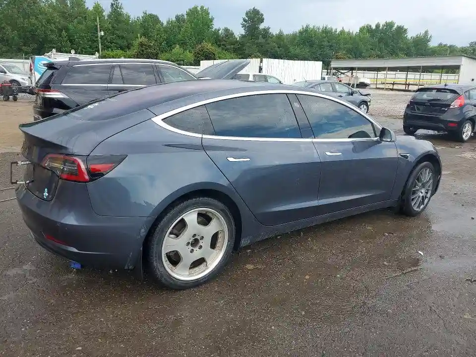 5YJ3E1EA4JF032023 2018 TESLA MODEL 3-2