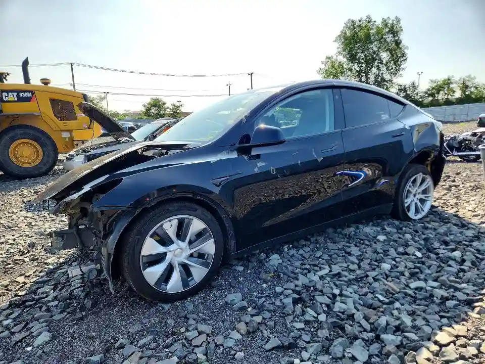 7SAYGDEE8PA174422 2023 TESLA MODEL Y-0