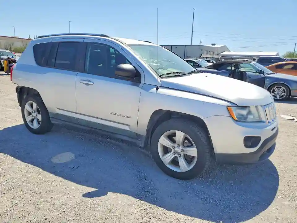 1J4NF1FB4BD278425 2011 JEEP COMPASS-3