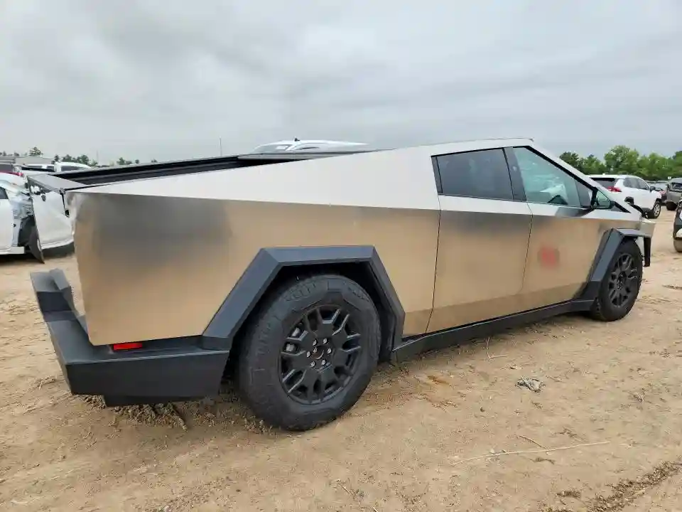 7G2CEHEE7RA019624 2024 TESLA CYBERTRUCK-2