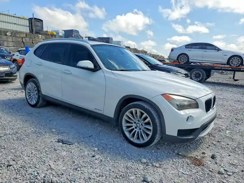 WBAVM1C58EVW48667 2014 BMW X1-3