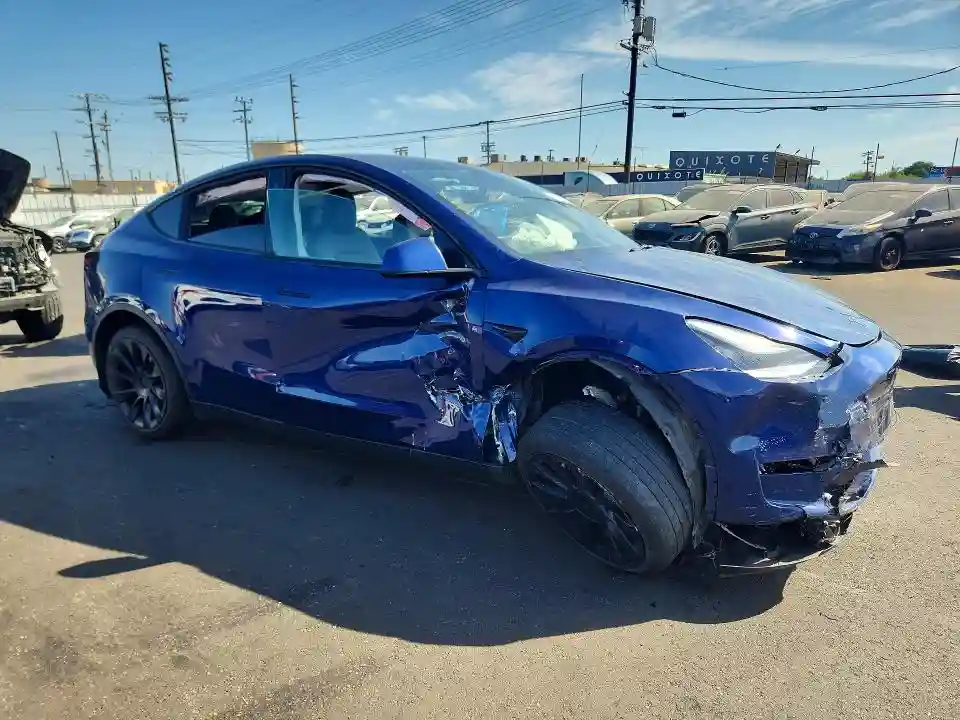 7SAYGDEE1PA124414 2023 TESLA MODEL Y-3